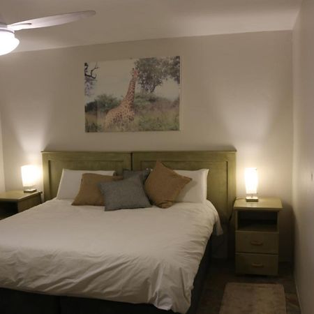 Livivane Guest House Simunye エクステリア 写真