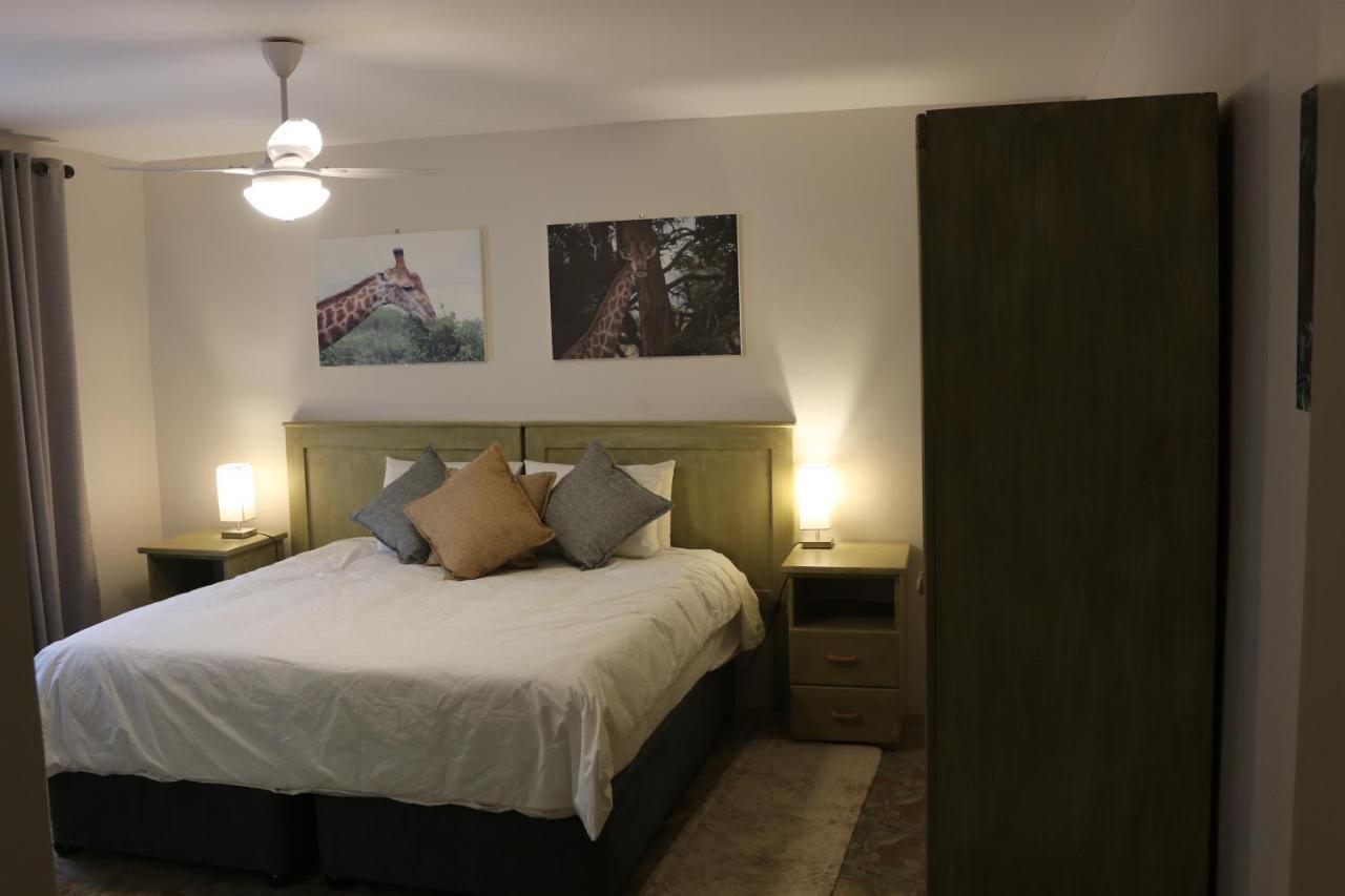 Livivane Guest House Simunye エクステリア 写真